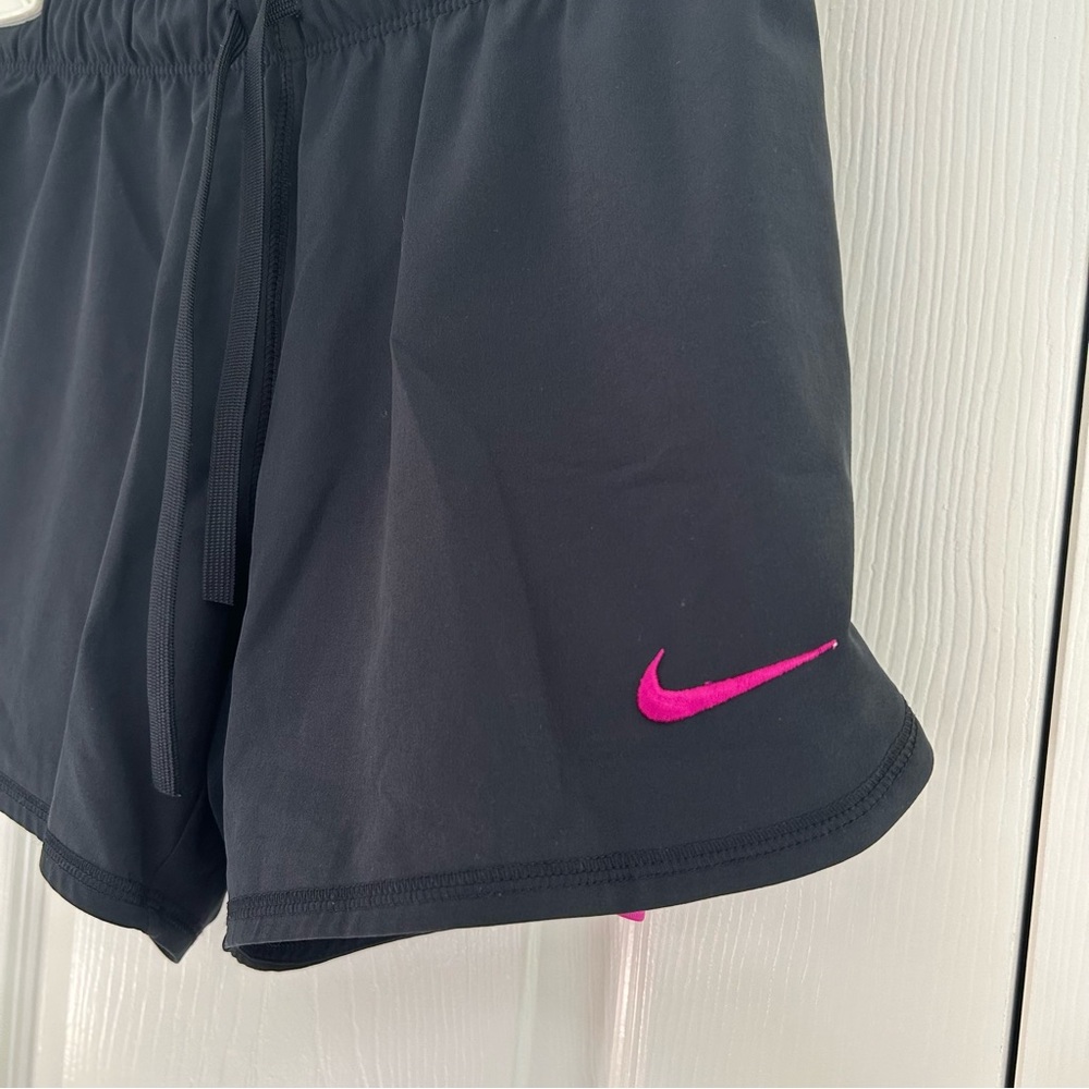 Nike Women’s Dri-Fit running shorts with built-in liner - Picture 6 of 6